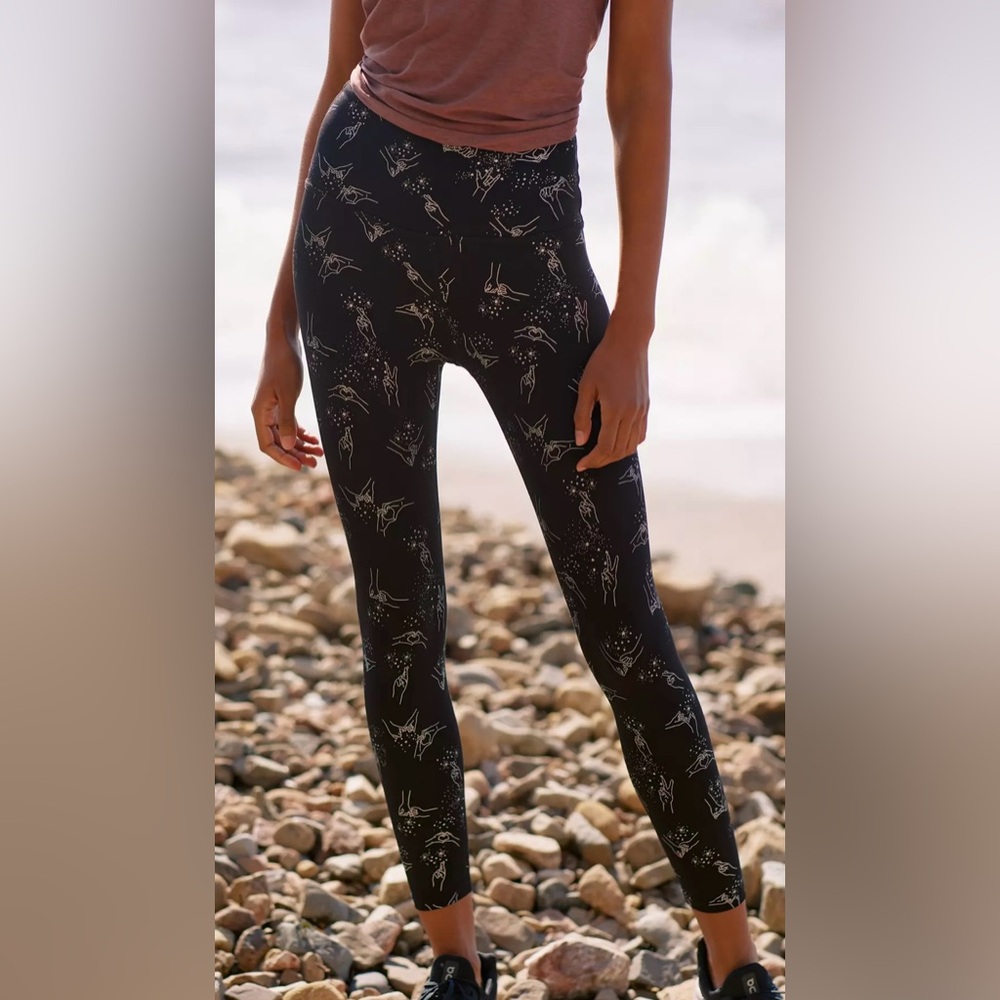 Beyond Yoga Pinky Promise lu Printed High Rise Ankle-Length Leggings